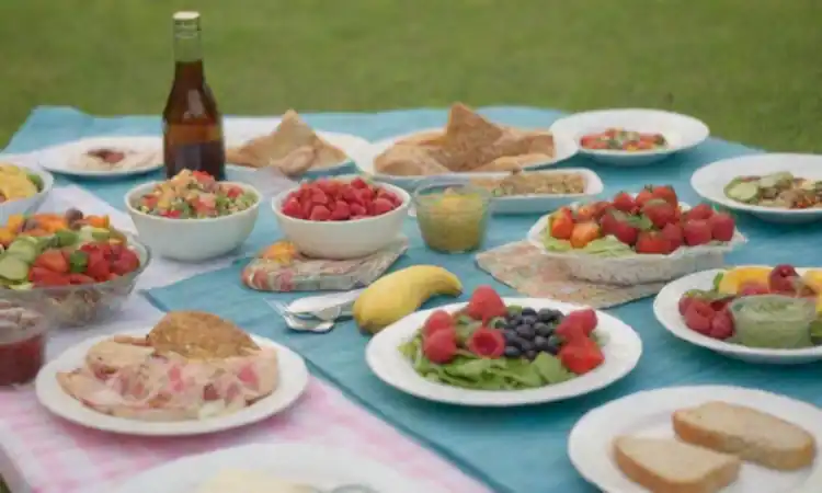 Una escena vibrante de picnic en un parque